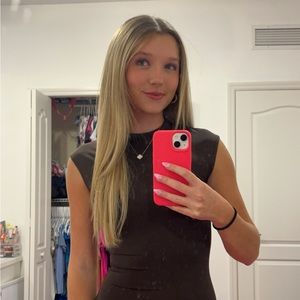 Meet your Posher, Ella